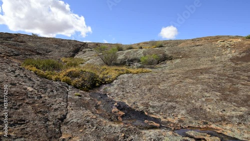 Felsformation im Outback, Monolith, Frog Rock, Outcrops, Wheatbelt, Wheat-Sheep Zone, Westaustralien, Western Australia, Australien, Australia, Down Under, Video photo