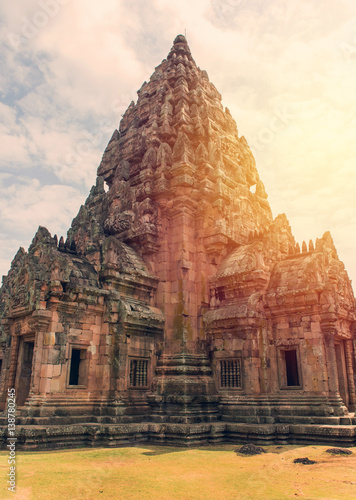 Fényképezés Stone castle in Prasat Hin Phanom rung Historical Park, Thailand