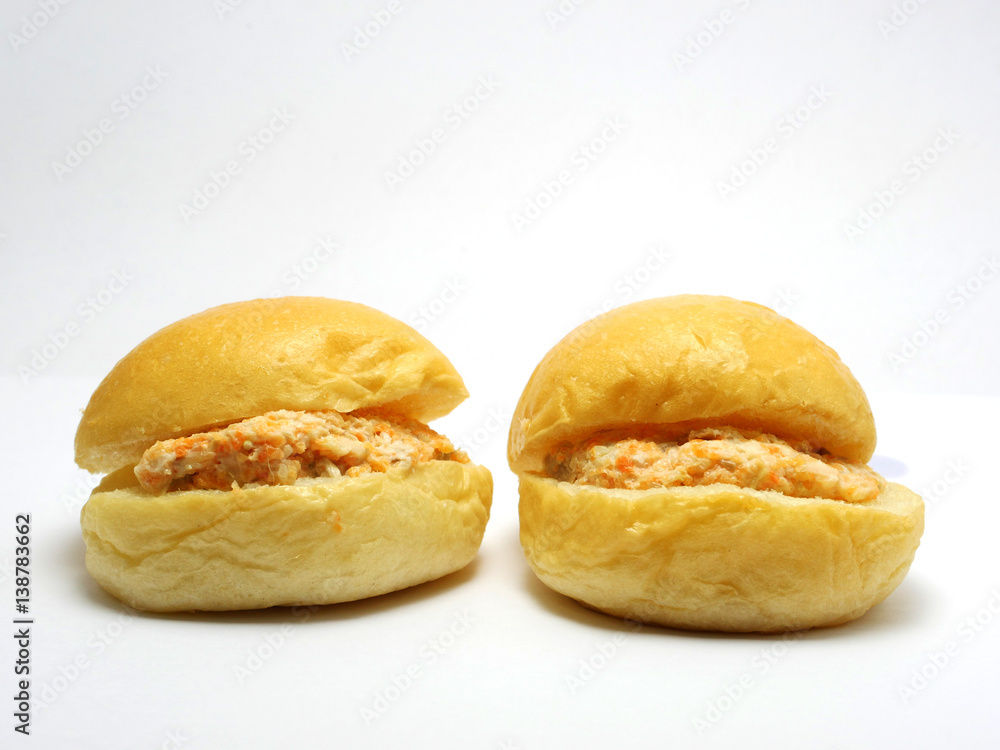 A sandwich tuna is a food item consisting of one or more types of food. A sandwich tuna is a food item consisting of one or more types of food.