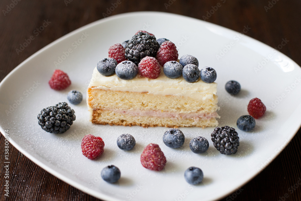 Pie with fresh berries Pie with fresh berries