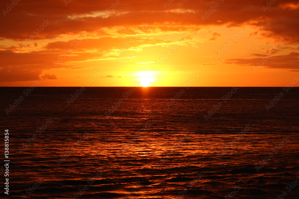 Fototapeta premium Sunset over the sea