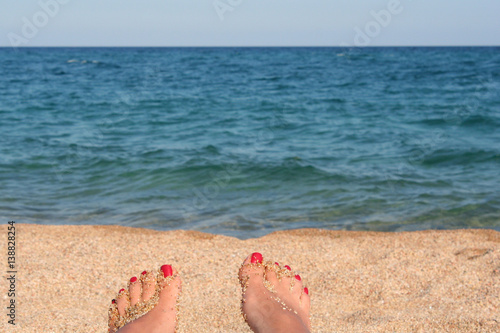 Sommer, Sonne, Strand und Blick aufs Meer