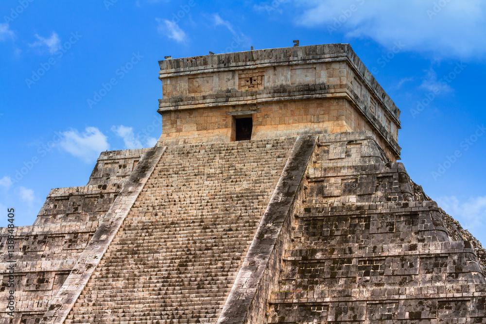 Kukulkan pyramid in Chichen Itza, Mexico Kukulkan pyramid in Chichen Itza, Mexico