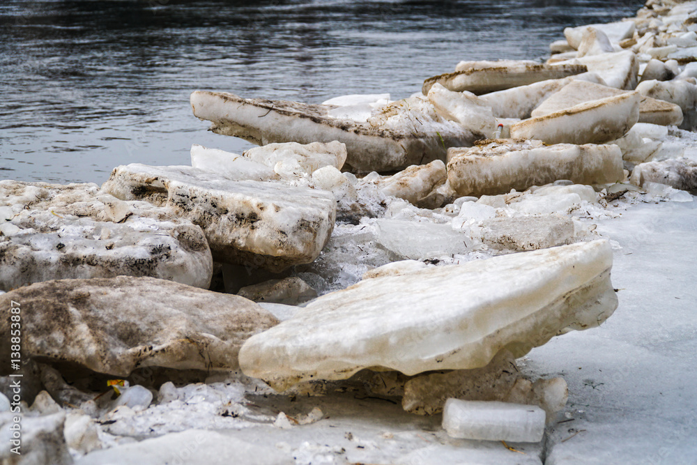 Ταπετσαρία Pieces of ice in the river in spring - debacle /  crushed - melting ice