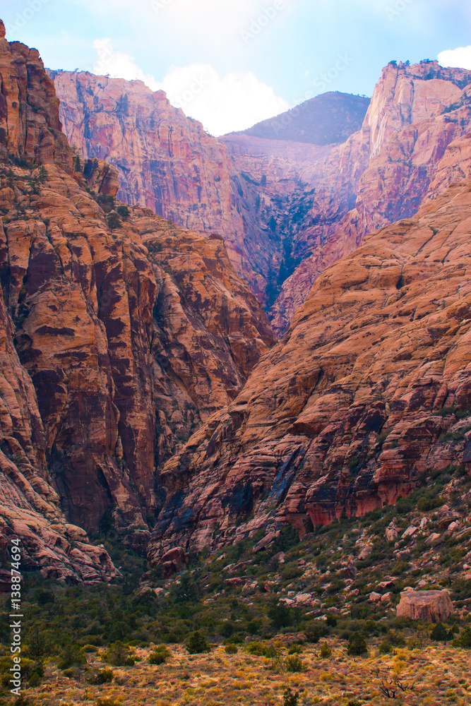 Naklejka premium View of colorful mountains and valley with magic light. Nevada, USA