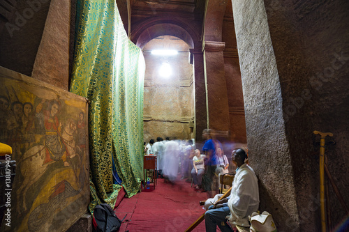 Obraz na płótnie Ethiopia, Lalibela. Pilgrims visit the St. George church (UNESCO World Heritage List) during the Meskal celebration (religious holiday commemorate the discovery of the True Cross by St Helena) w salonie