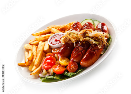 Grilled sausages and vegetables 