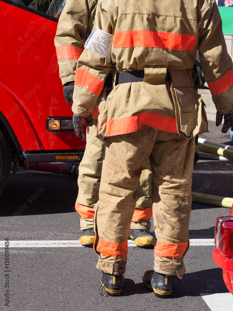 消防隊員 Stock Photo Adobe Stock