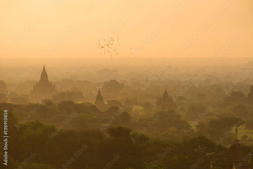 Fototapeta premium Scenic sunrise above Bagan in Myanmar.