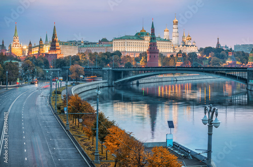 Серое утро осени у Кремля gray autumn morning at the Moscow Kremlin