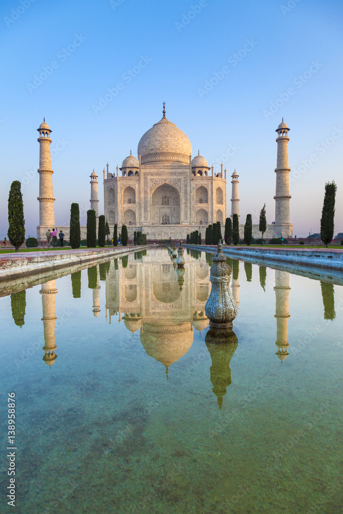 Naklejka premium Taj Mahal in India