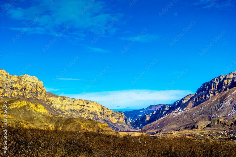 красивый вид на горное ущелье, пейзаж, природа Северного Кавказа
