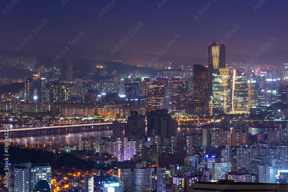 Fototapeta premium Skyscraper of Seul City Skyline w nocy, Korea Południowa