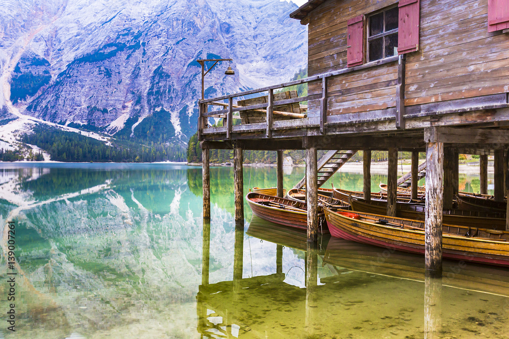 Südtirol, Boote am Pragser Wildsee