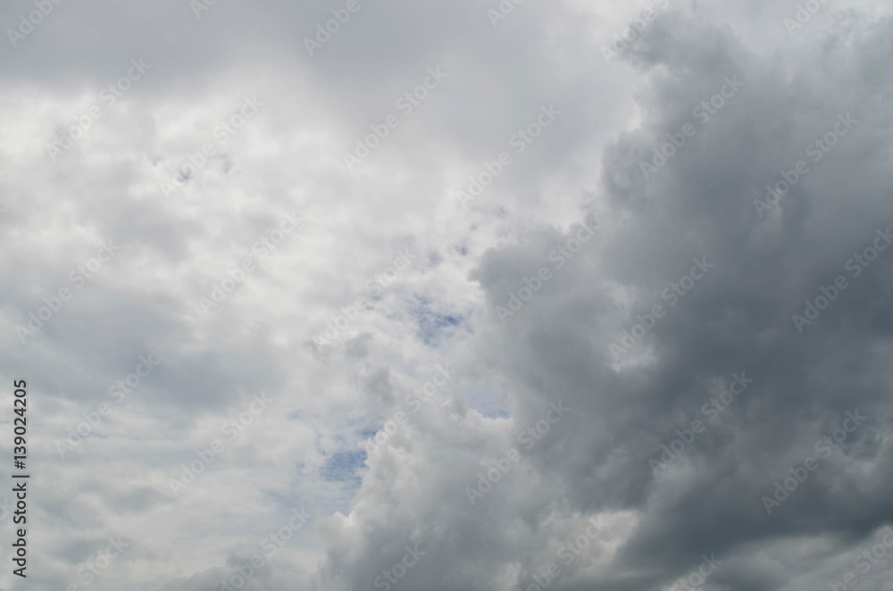 Obraz premium Gray ominous storm cloud