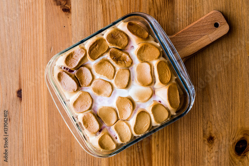 Homemade S'mores Dip / Baked Marshmallow photo