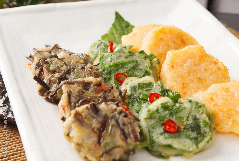 korean style mix meat pancake plate korean style mix meat pancake plate