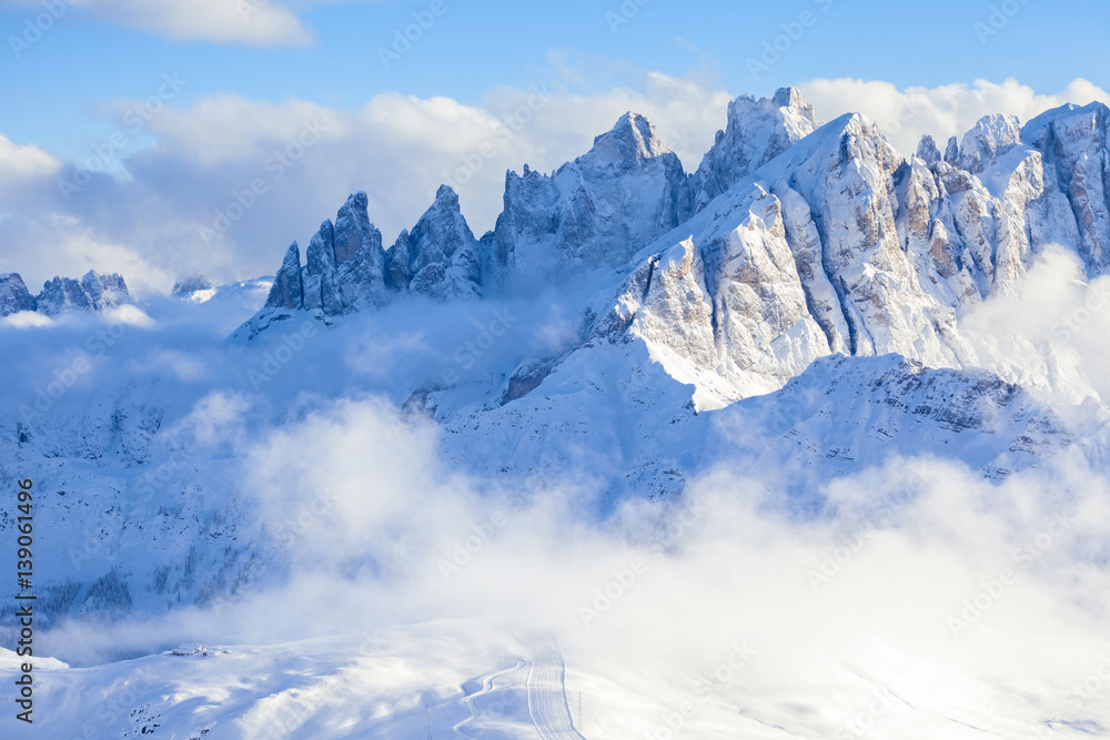 Obraz premium san pellegrino view on the dolomites