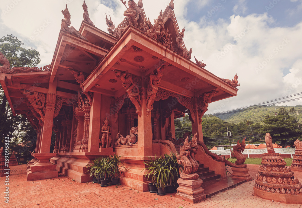 Fototapeta premium Red Temple architecture in Thailand