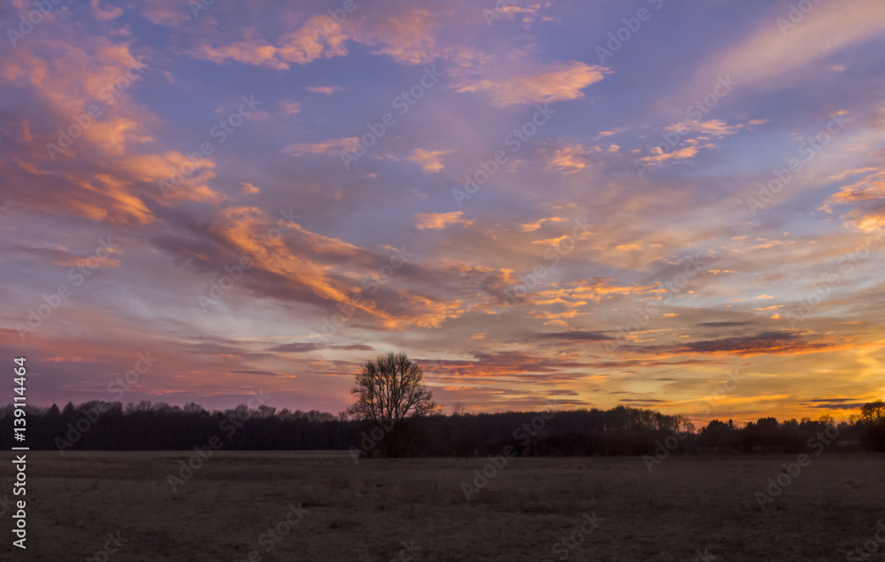 Fototapeta premium Sonnenuntergang in Siebenbrunn