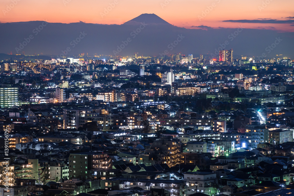Fuji at dusk and night view of Tokyo - 黄昏時の富士山と東京の夜景２