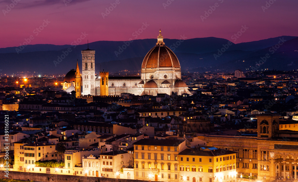  Florence, Cathedral of Santa Maria del Fiore on a sunset