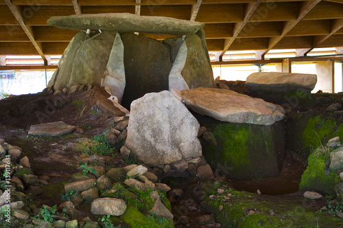 Dolmen megalítico photo