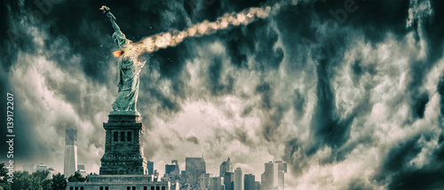 Statue of Liberty destroyed by a meteor | New York city Apocalypse