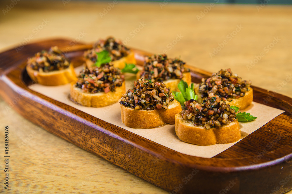 crostini with meat crostini with meat