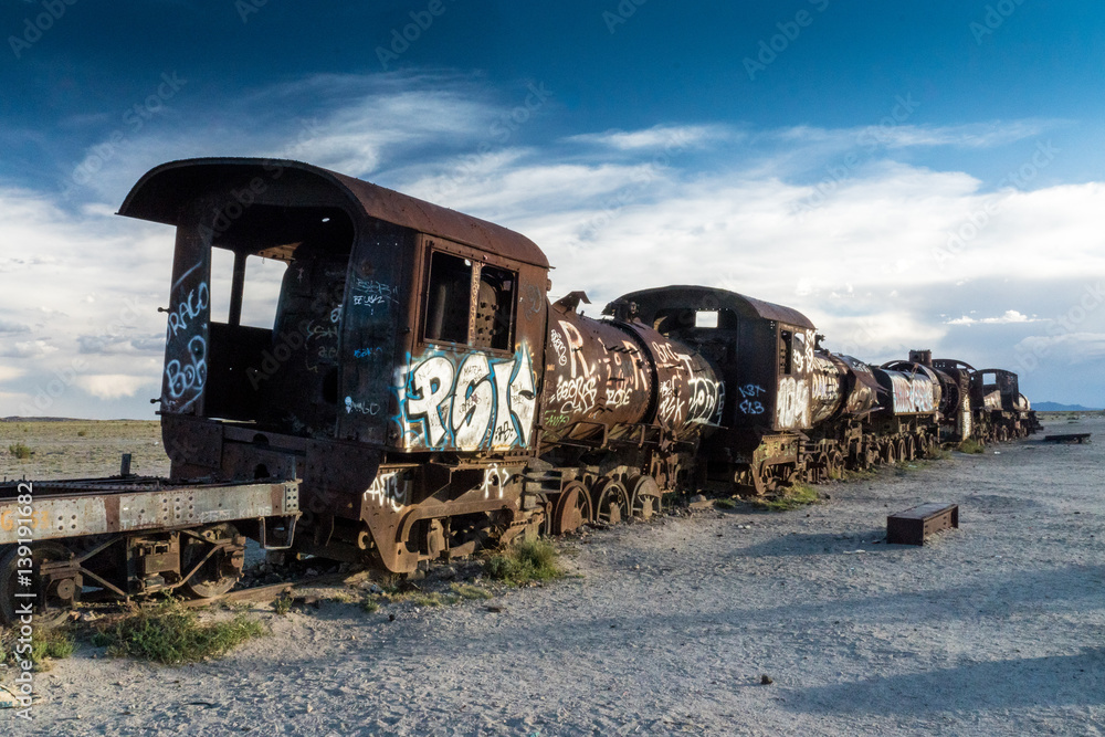 Naklejka premium Cementerio de Trenes – der Eisenbahn Friedhof von La Paz