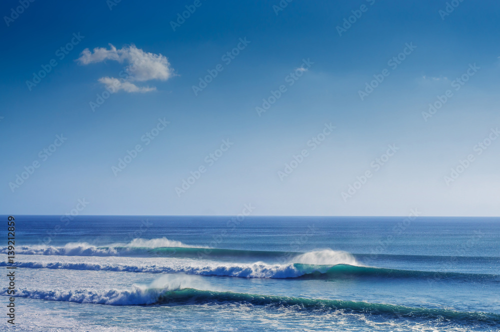 Fototapeta premium ocean waves, seascape background