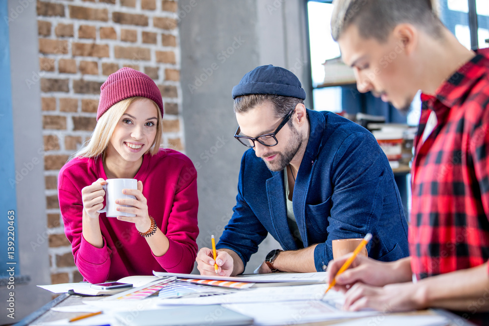 Obraz premium Designers working at project