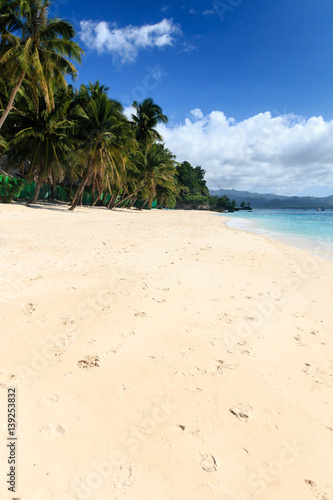 Fototapeta Naklejka Na Ścianę i Meble -  Deserted, sandy tropical beach