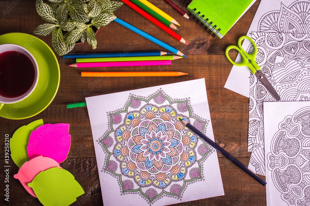 Obraz premium Painted mandala. vacation concept