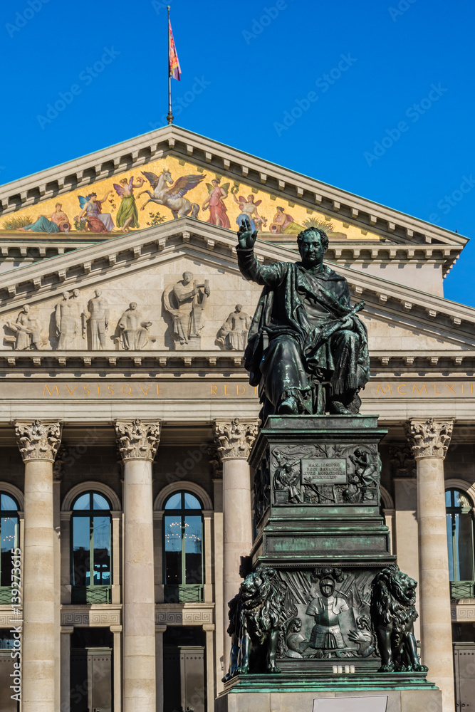Fototapeta premium Statue of King Maximilian I Joseph of Bavaria. Munich, Germany.