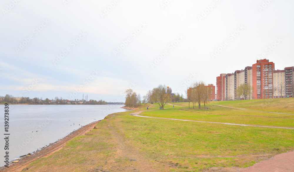 Park on the coast of the Neva River
