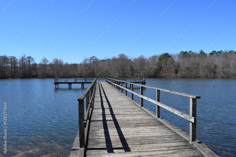 Obraz premium Fishing pier in Wall Doxey State Park, Mississippi