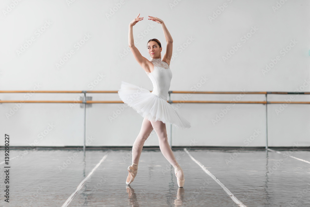 Obraz premium Beautiful ballerina rehearsal in ballet class