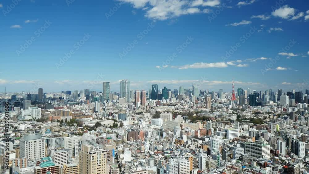 4K 東京タイムラプス ワイド 都心の街並 青空に流れる雲 東京タワー 特