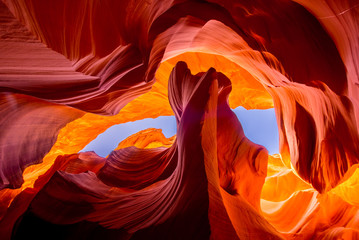 Fotobehang Canyon Rotsformaties van Antelope Canyon  © nuinthesky