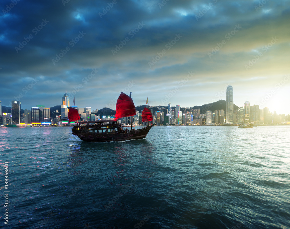 Obraz premium Hong Kong harbour in sunset time