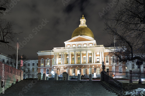 Massachusetts State House, Night View © letfluis