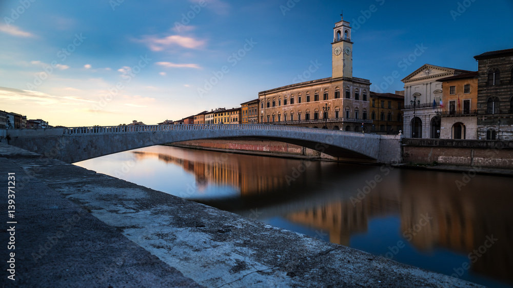 Der Arno in Pisa