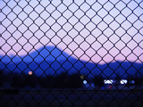 フェンス越しの富士山