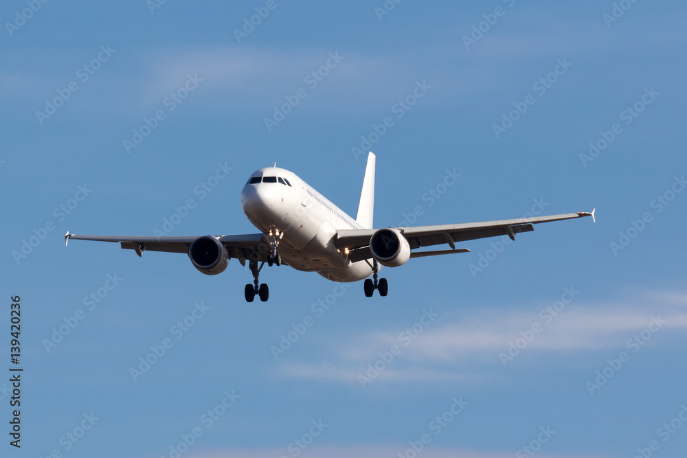 White airplane 1 (Airbus A320)