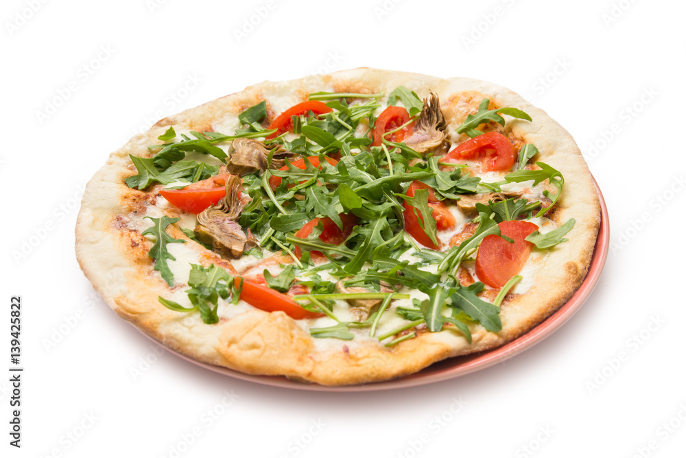 Pizza vegetariana con carciofi,rucola,pomodoro e mozzarella 