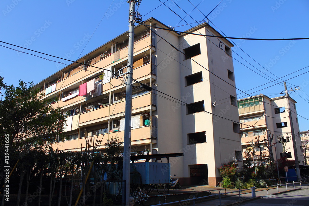 Tatsumi apartment complex ; Tokyo Metropolitan Tatsumi 1 - chome Apartment in Tatsumi, Koto Ward, Tokyo