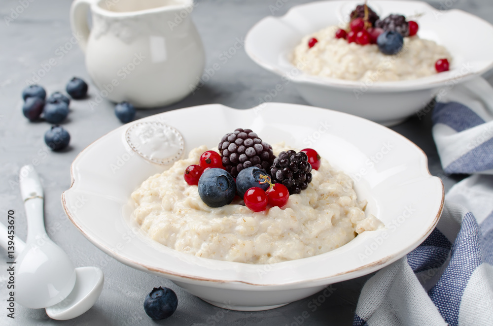 Oatmeal with berries for breakfast Oatmeal with berries for breakfast