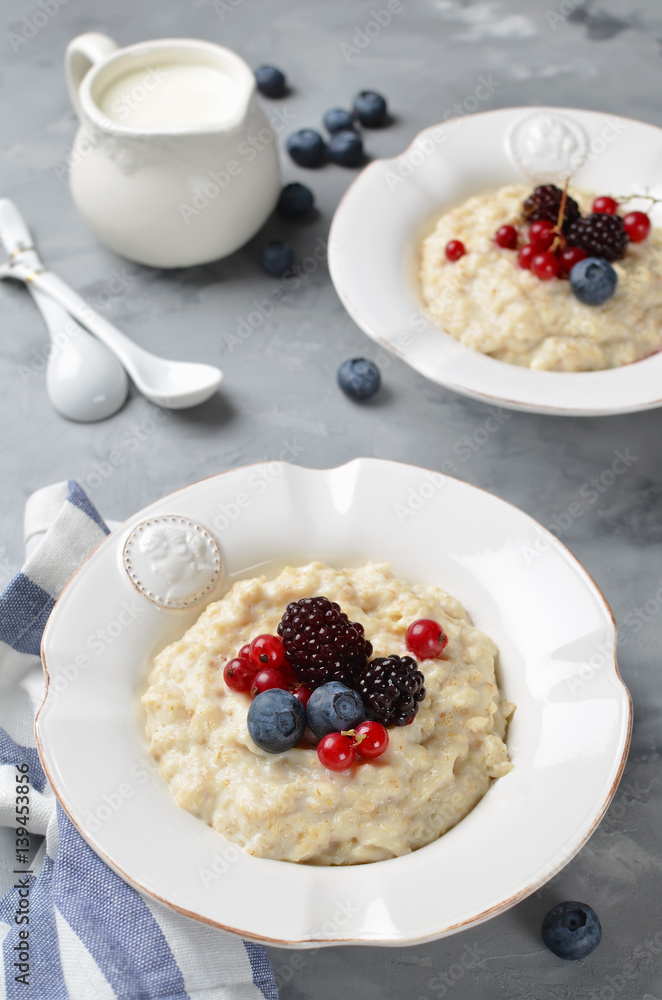 Oatmeal with berries for breakfast Oatmeal with berries for breakfast