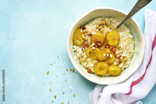 Bilde på lerret Oat porridge with caramelized banana and cinnamon